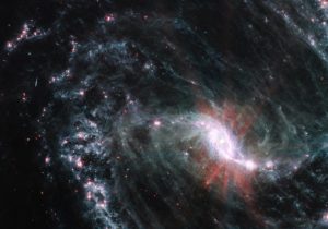 تصاویر جدید تلسکوپ فضایی جیمز وب از گرد وغبارهای میان‌ستاره‌ای