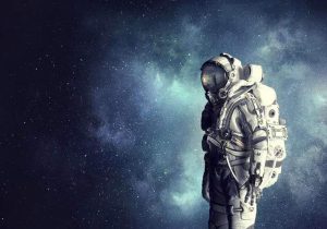 افشانه تمیزکننده لباس فضانوردان در خلاء چطور کار می‌کند