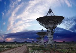 سیگنال‌های رادیویی که از فضا به زمین می‌رسد تماس از جهانی دیگر است؟
