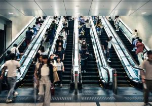 راه‌رفتن روی پله برقی در ناگویای ژاپن ممنوع شد