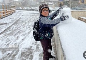 تمامی مدارس همدان به علت بارش برف سنگین تعطیل شد