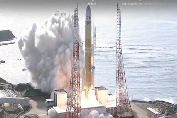 موشک جدید ژاپن با موفقیت پرتاب شد / عکس