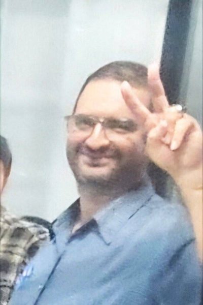 نیما رجبپور، از سردبیران خبر صدا و سیما، در جریان حمله رژیم صهیونیستی به شهادت رسید. 2 نیما رجبپور، از سردبیران خبر صدا و سیما، در جریان حمله رژیم صهیونیستی به شهادت رسید.