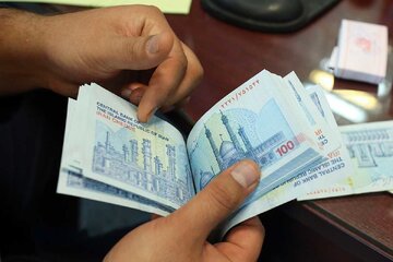 نصف درآمد دامدار را دلالان به جیب می‌زنند/ عامل گرانی لبنیات مشخص شد
