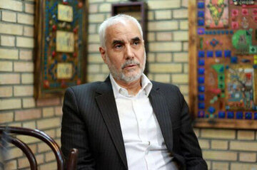 پیشنهاد مهرعلیزاده برای افزایش «اختیاراتِ اقتصادی» استانداران/ نگران فدرالیسم و تجزیه نباشیم/ استقلالِ ملی استان‌ها یک ضرورت است