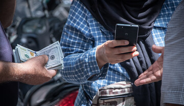 قیمت جدید دلار، یورو و سایر ارزها امروز ۲ مردادماه ۱۴۰۴/ دلار یک کانال سقوط کرد