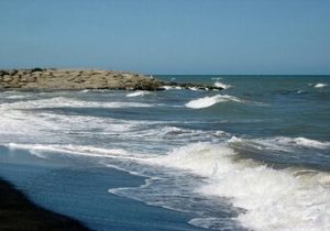 آب دریای خزر ۲ متر کم شد