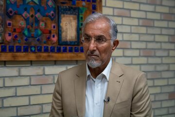 ۷ میلیون نفر زیر خط گرسنگی هستند/ راغفر: رشد فقر و فساد بانک آینده با هم ارتباط دارند/ایران به سمت «سائوپائولوئیزه شدن» می‌رود