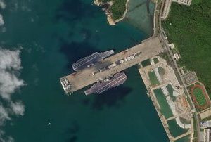 رقیب واقعی ناوهای هواپیمابر آمریکا از شرق برخاست / غول دریایی از سایه بیرون آمد