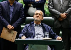 این دیپلماسی و این وزیر، نماینده آن چیزی نیست که رئیس‌جمهور در کارزار انتخاباتی خود شعار آن را می‌داد / سیاست خارجی گروگان داخلی‌ها شده است