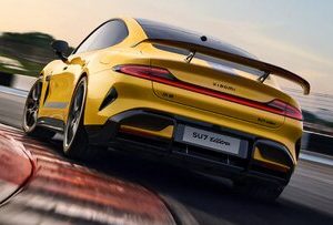 خودروهای برقی باید با تاخیر حرکت کنند؟/ ماجرای یک قانون عجیب