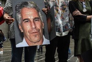 از ایمیلهای اپستین چه میدانیم؟/ ترامپ یک سلول خوب هم در بدنش ندارد