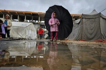 سازمان ملل: کودکان غزه بدون لباس کافی زیر باران میخوابند