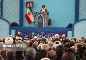 امام جمعه کرج:  تأمین امنیت آبراه‌های دریایی بر عهده نیروی دریایی است/ ملت ایران در این جنگ پاسخ کوبنده‌ای به دشمن داد