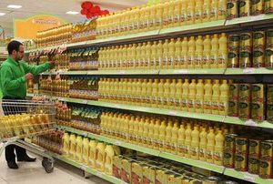 قیمت روغن عجیب شد/ فرهادی: یک حلب روغن ۲.۵ میلیون تومان شد