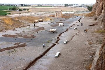 نقشرستم در محاصره فرونشست؛ آرامگاههای هخامنشی امن، اما کعبه زرتشت در خطر