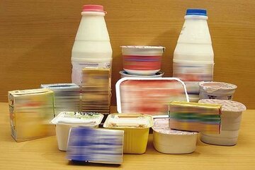 گرانی سرسامآور لبنیات، خرید مردم را صفر کرد؟/ شیرهای فروخته نشده در فروشگاهها، به کارخانهها بازگشت