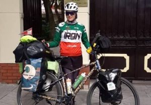 ورود بانوی دوچرخه‌سوار ایرانی به ویتنام