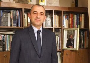 آرشی دیگر در سپیدی برف‌های بانه