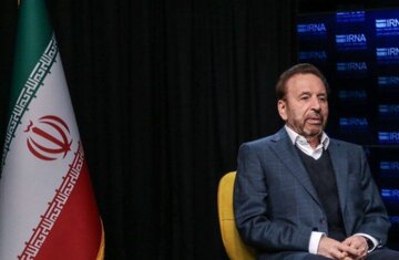 واعظی: ایران قیم «کاسب» نمیخواهد/ فردی که با تحریمهایش، حقوق اولیه و حتی «دارو» را از مردم ایران دریغ کرده، ژست «ناجی» گرفته!