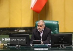 شعار در مجلس: آذربایجان شرف دی، پهلوی بی‌شرف دی