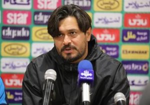 کنایه سرمربی پیکان به آبیها: استقلال شانس آورد!