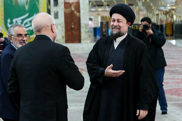 تجدید میثاق رئیس و نمایندگان مجلس با آرمانهای امام (ره)/ عکس دسته جمعی نمایندگان با سید حسن خمینی + تصویر