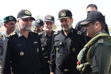 بازدید جانشین نیروی دریایی ارتش از هوادریای منطقه سوم نبوت/ رمز موفقیت عملیات های دریایی به روایت امیردریادار فرامرز بمانی