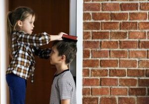 آیا بلوغ زودرس قد کودک را کوتاه میکند؟ / بعضی والدین اصرار دارند جلوی بلوغ کودک گرفته شود