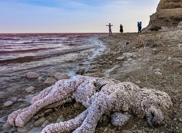 حال خوب یا توهم احیا؟ دریاچه ارومیه باید ۹میلیارد مترمکعب آب می‌داشت نه ۳میلیارد/ کلانتری: وضع فعلی هم کار طبیعت است نه دولت پزشکیان و عارف و دیگران
