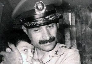 تیمسار دریادار فلاحی به برادر شهیدش پیوست